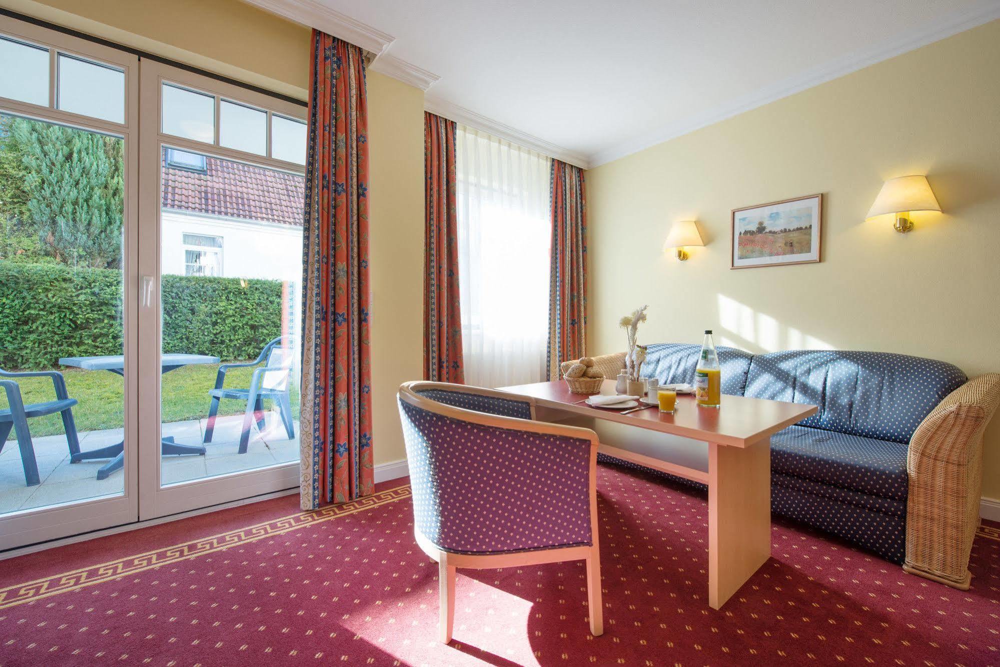 Aparthotel Kuehlungsborn, Villa Am Konzertgarten ภายนอก รูปภาพ