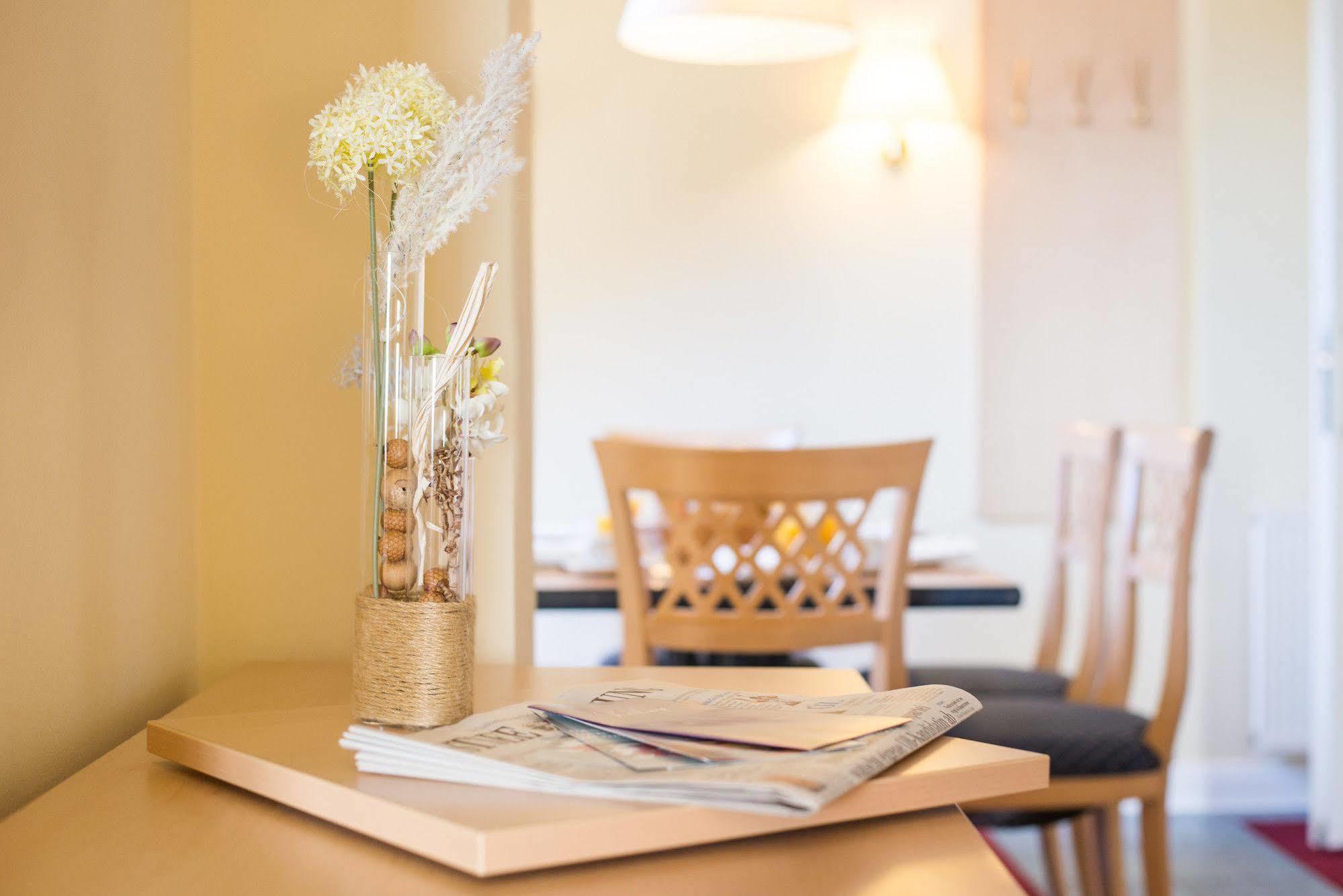 Aparthotel Kuehlungsborn, Villa Am Konzertgarten ภายนอก รูปภาพ