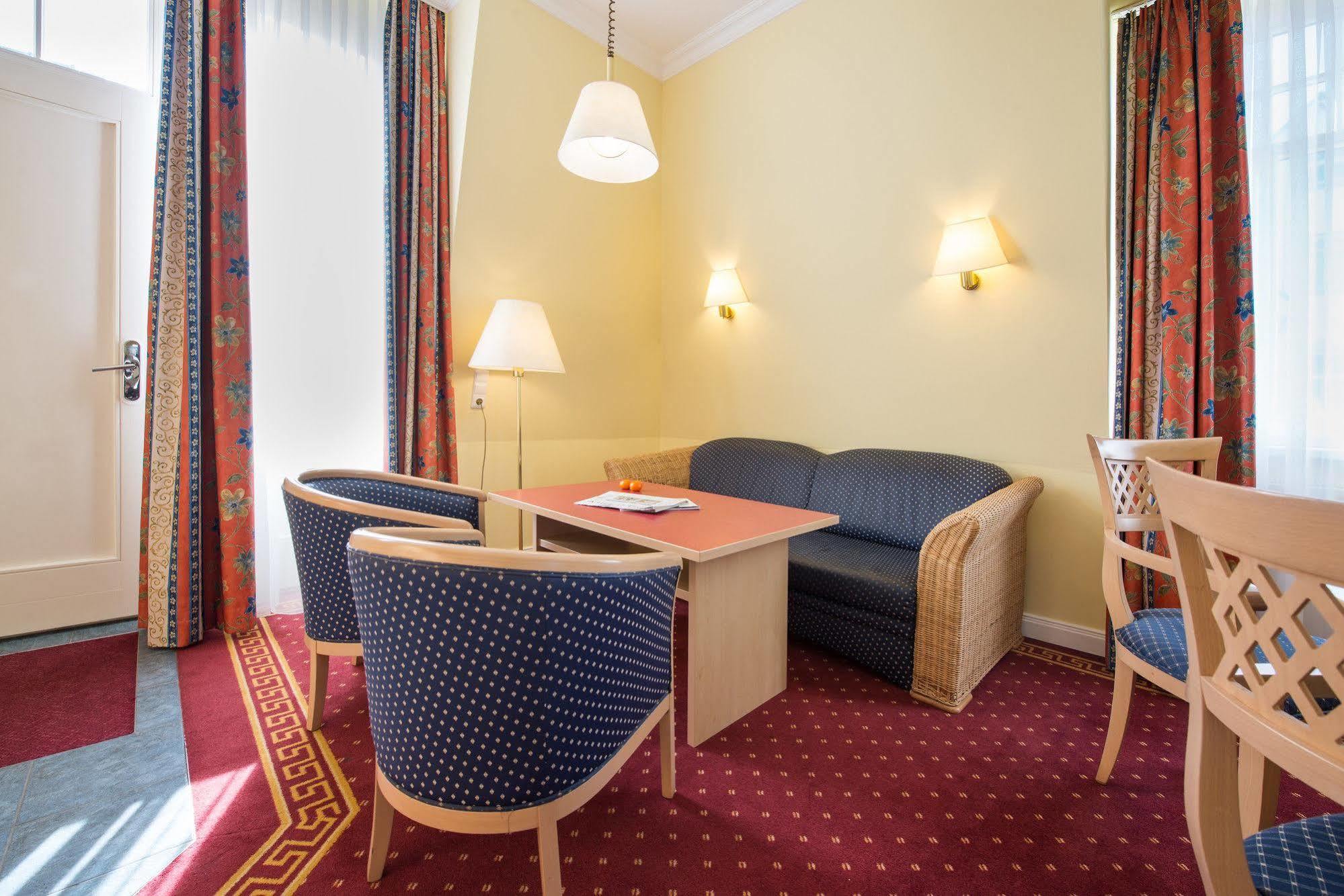 Aparthotel Kuehlungsborn, Villa Am Konzertgarten ภายนอก รูปภาพ