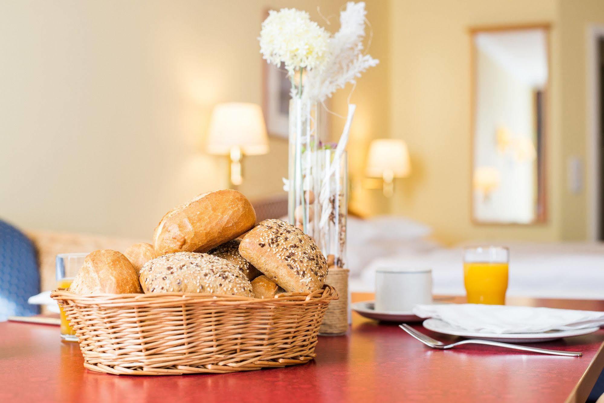 Aparthotel Kuehlungsborn, Villa Am Konzertgarten ภายนอก รูปภาพ