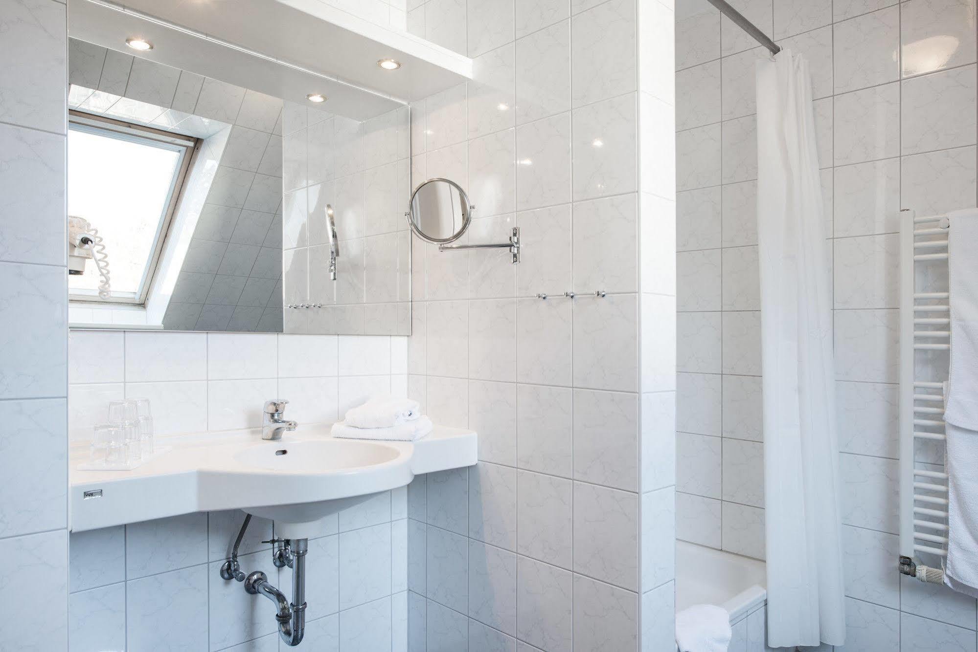 Aparthotel Kuehlungsborn, Villa Am Konzertgarten ภายนอก รูปภาพ