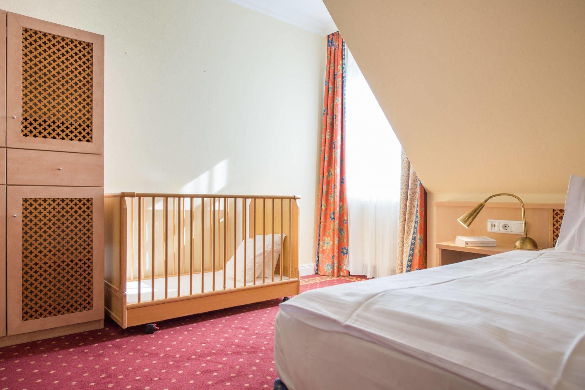 Aparthotel Kuehlungsborn, Villa Am Konzertgarten ภายนอก รูปภาพ