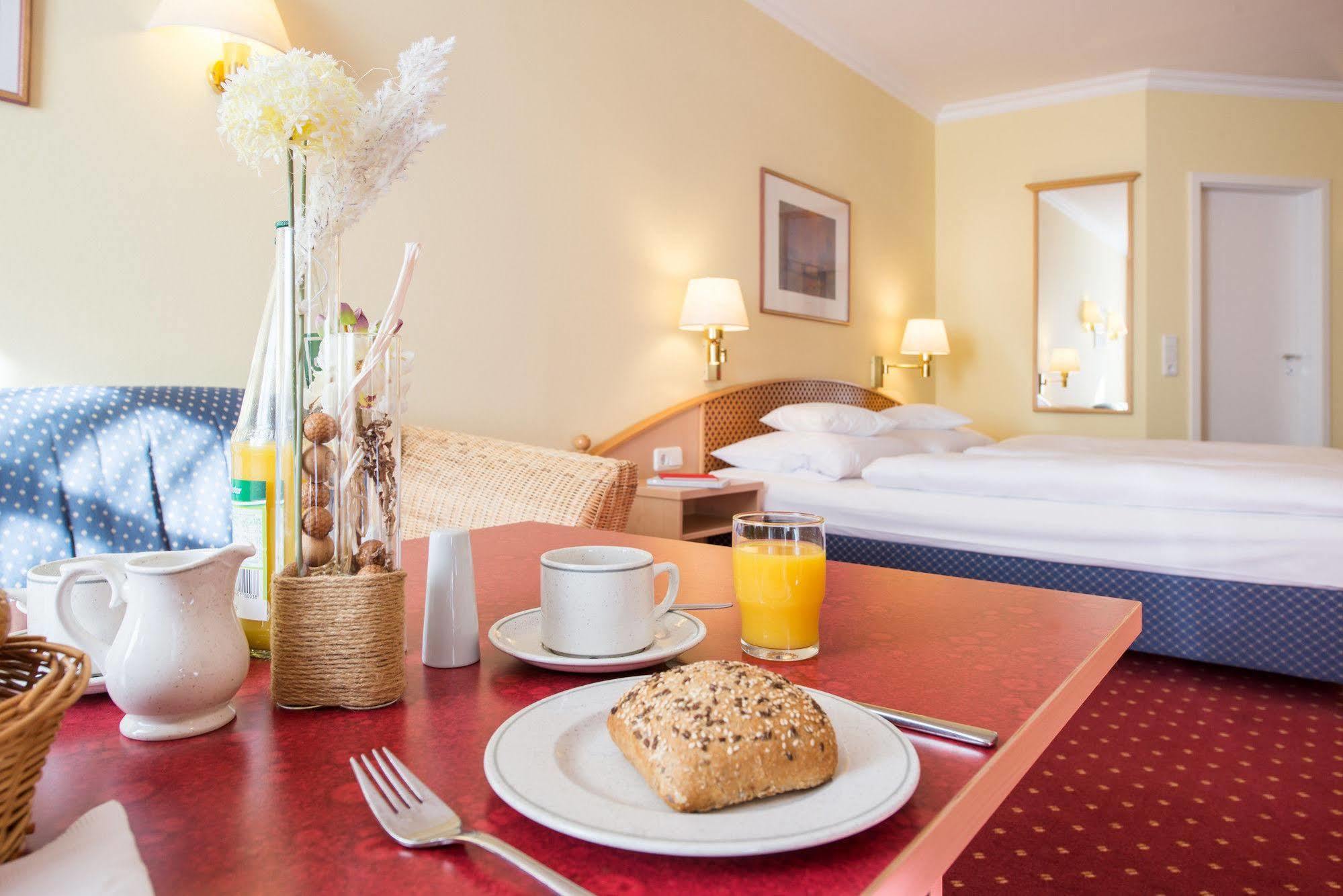 Aparthotel Kuehlungsborn, Villa Am Konzertgarten ภายนอก รูปภาพ