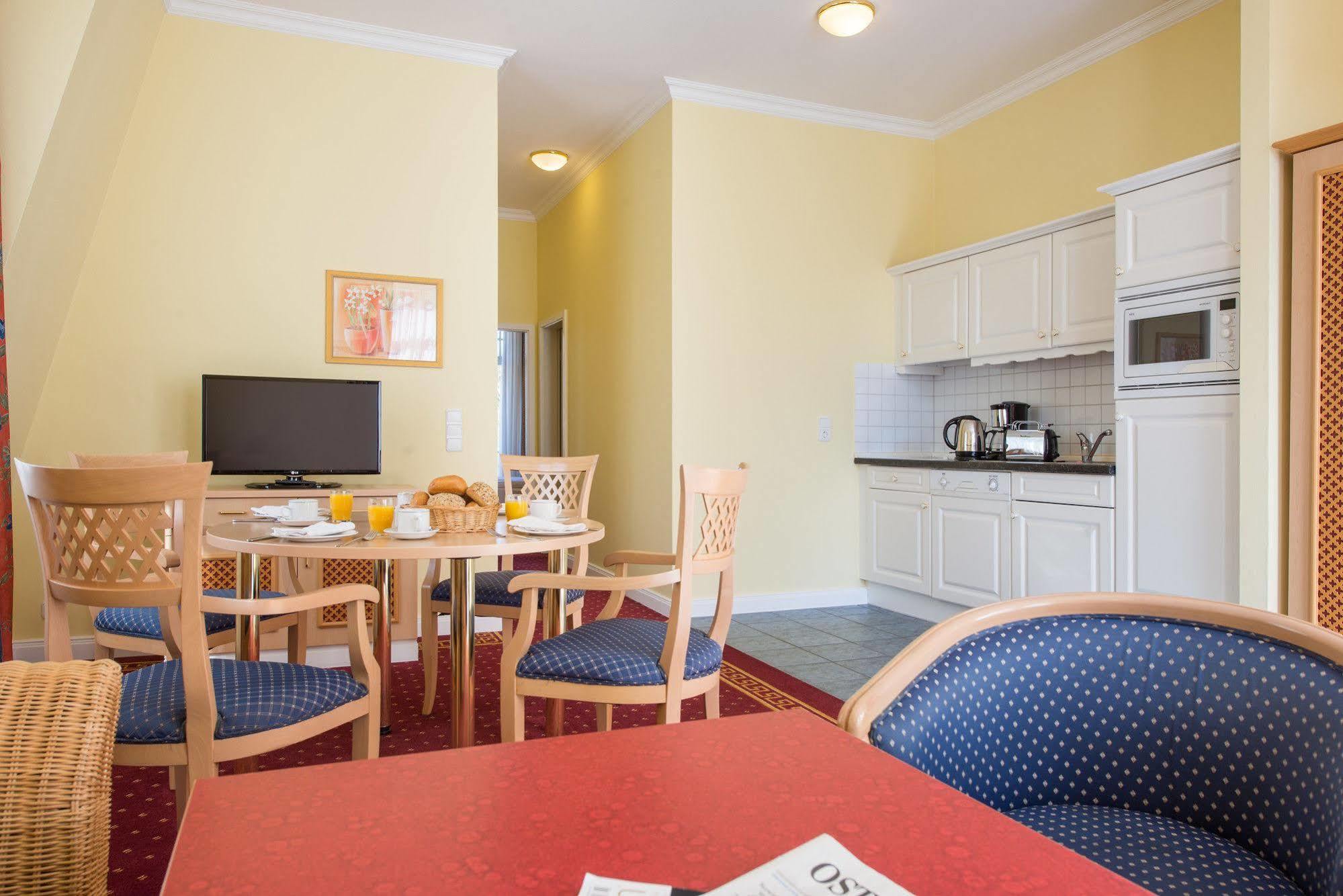 Aparthotel Kuehlungsborn, Villa Am Konzertgarten ภายนอก รูปภาพ
